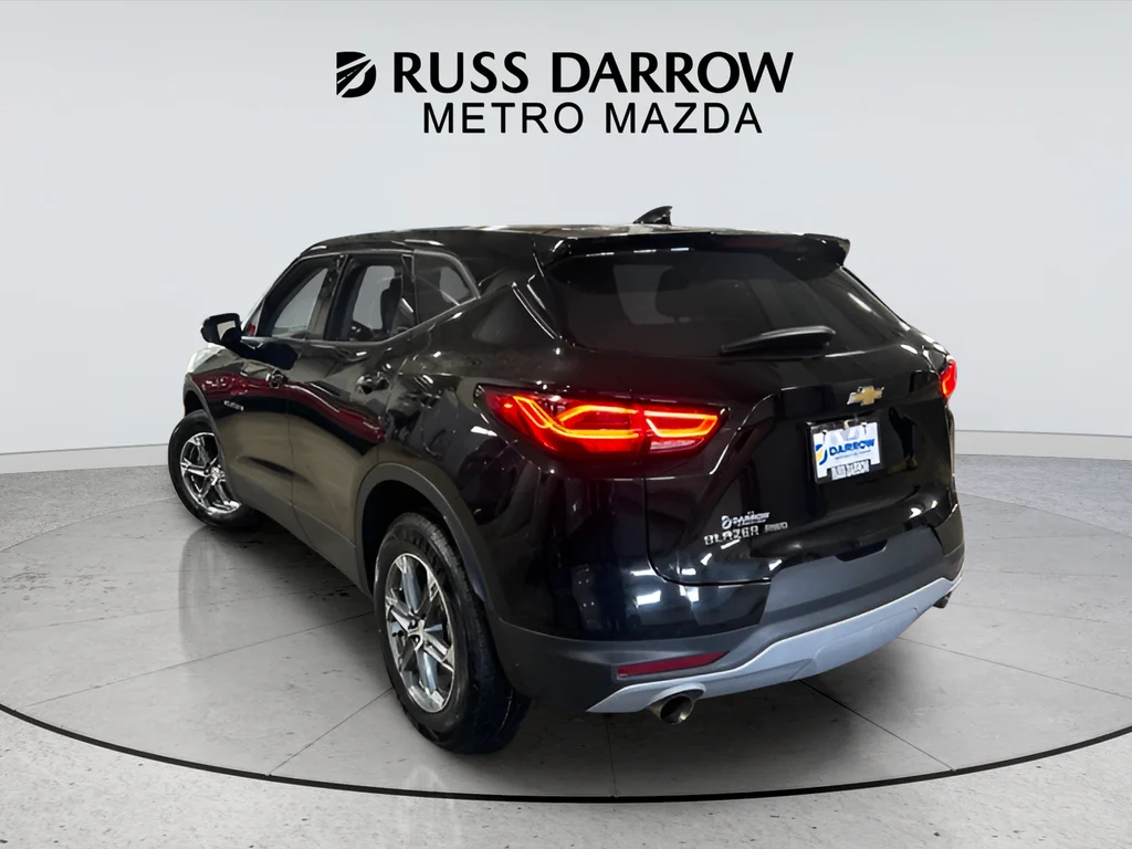 Used 2023 Black Chevrolet LT image 3