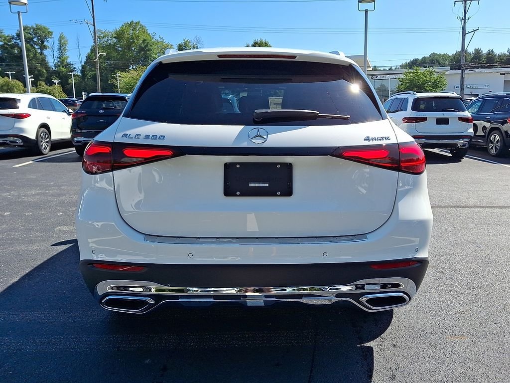 New 2027 Polar White Mercedes-Benz GLC 300 image 5
