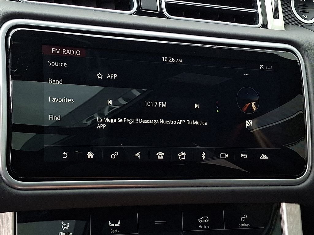 Used 2019 Fuji White Land Rover 3.0L V6 Supercharged HSE image 22