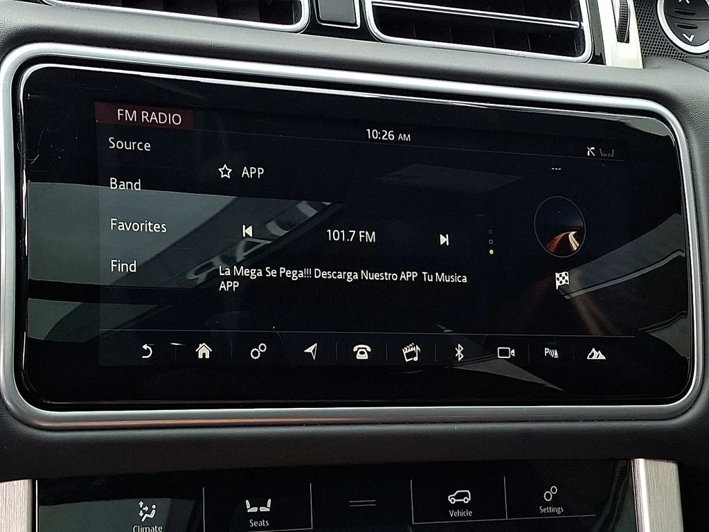Used 2019 Fuji White Land Rover 3.0L V6 Supercharged HSE image 22