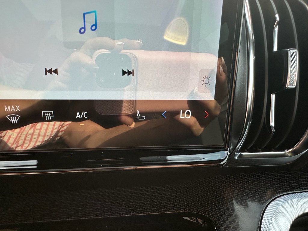 New 2025 Agate Black Metallic Ford Platinum® image 23