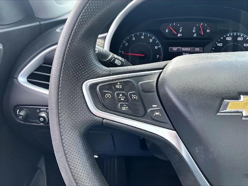 Used 2023 Gray Chevrolet LT image 19