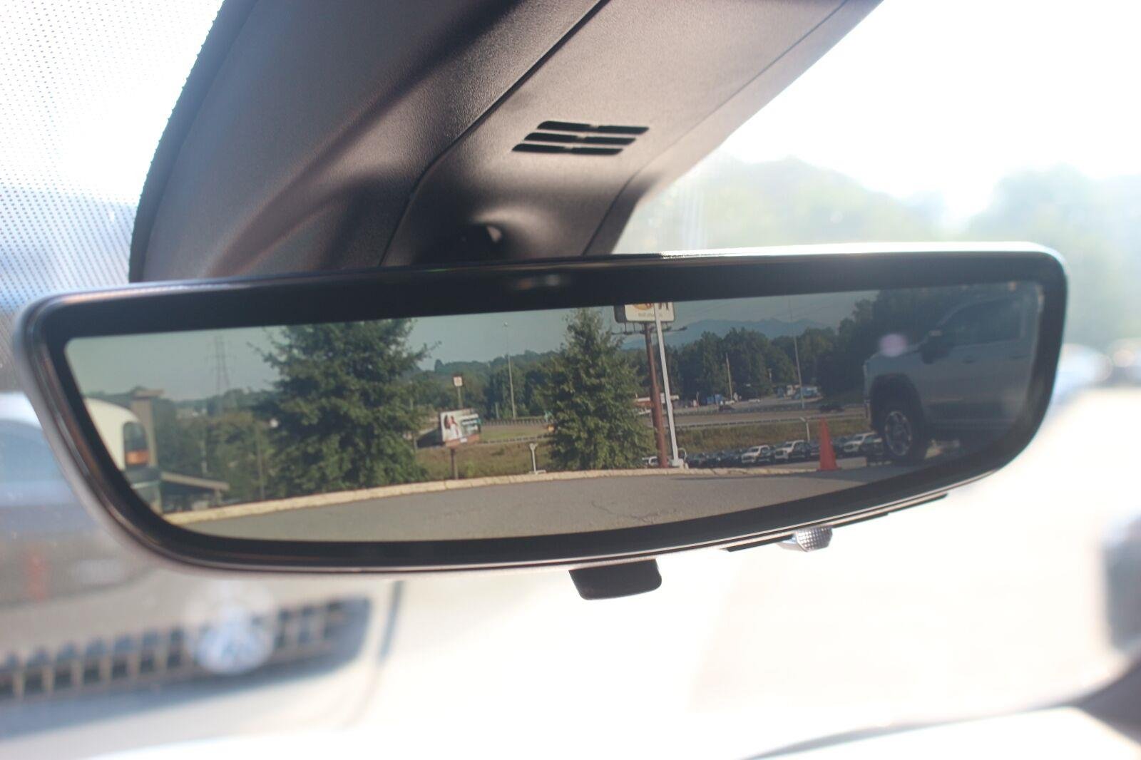 Used 2021 IRIDESCENT PEARL TRICOAT Chevrolet High Country image 34