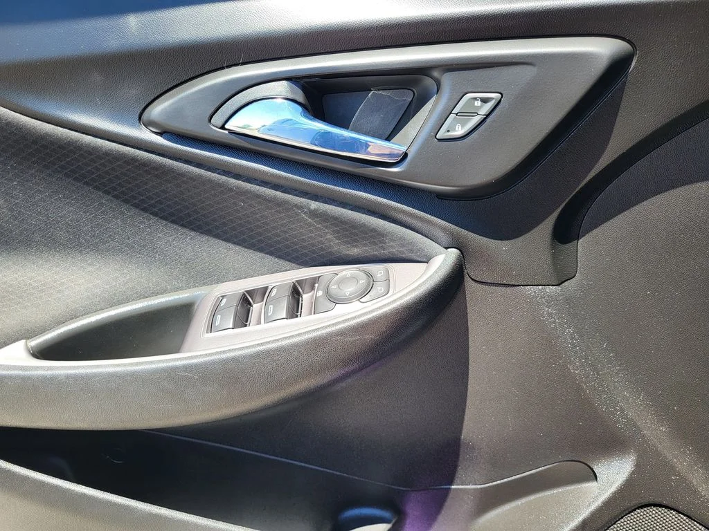 Used 2022 Northsky Blue Metallic Chevrolet LT image 18