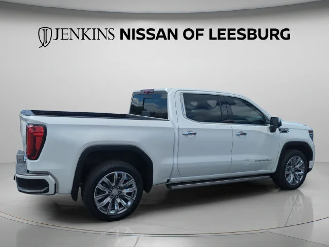 Used 2023 White GMC Denali image 5