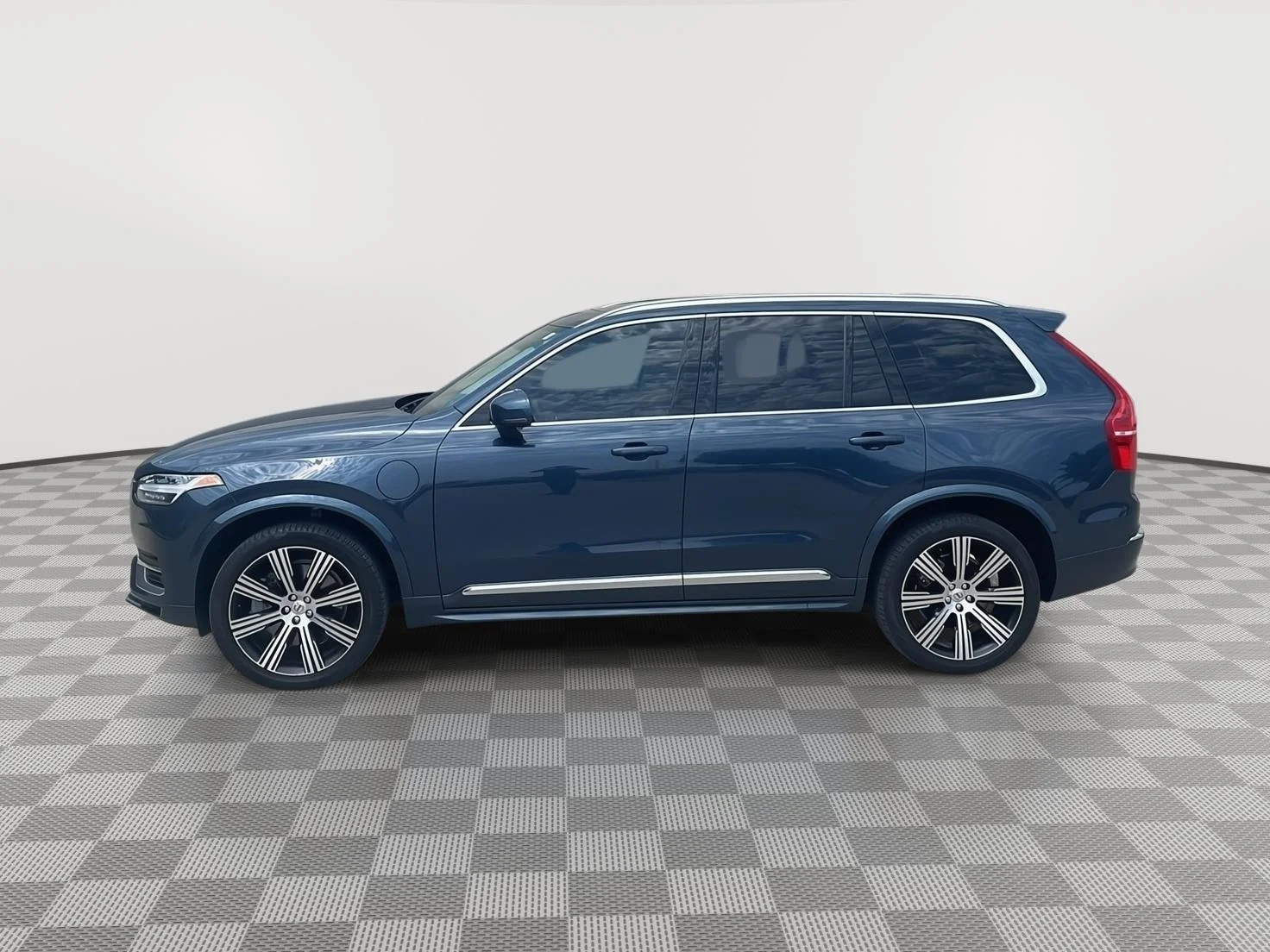 Used 2025 Denim Blue Metallic Volvo Plus image 6