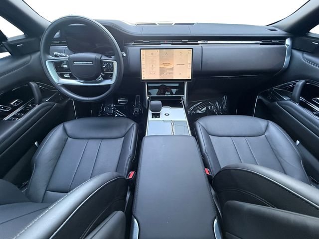 Used 2025 White Land Rover SE image 12