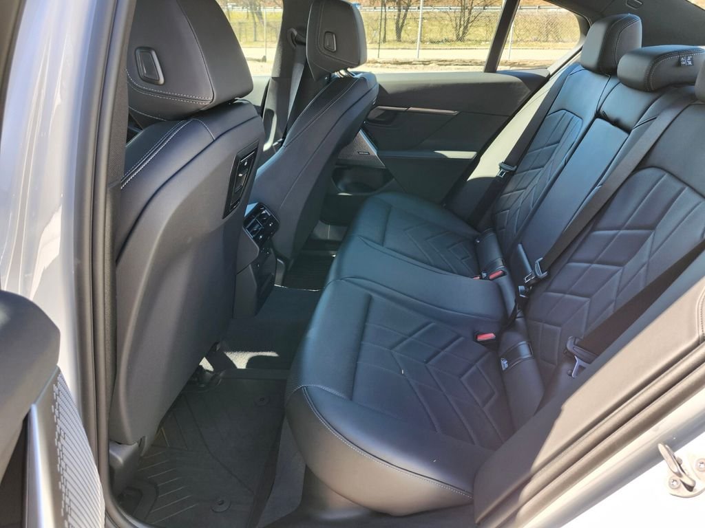 2026 BMW i5 40 - Photo 16