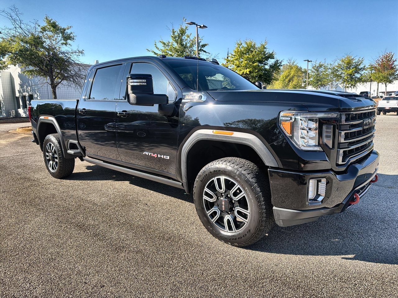 Used 2022 ONYX BLACK GMC AT4 image 2