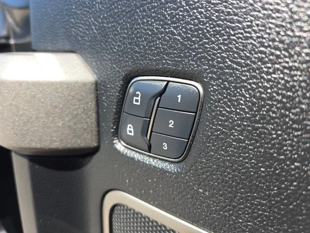 Used 2018 Red Ford Raptor image 31