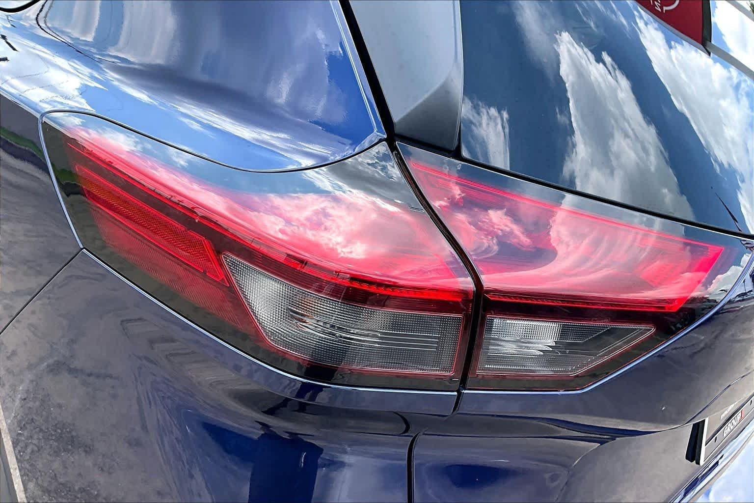Used 2025 Deep Ocean Blue Pearl Nissan SV image 27