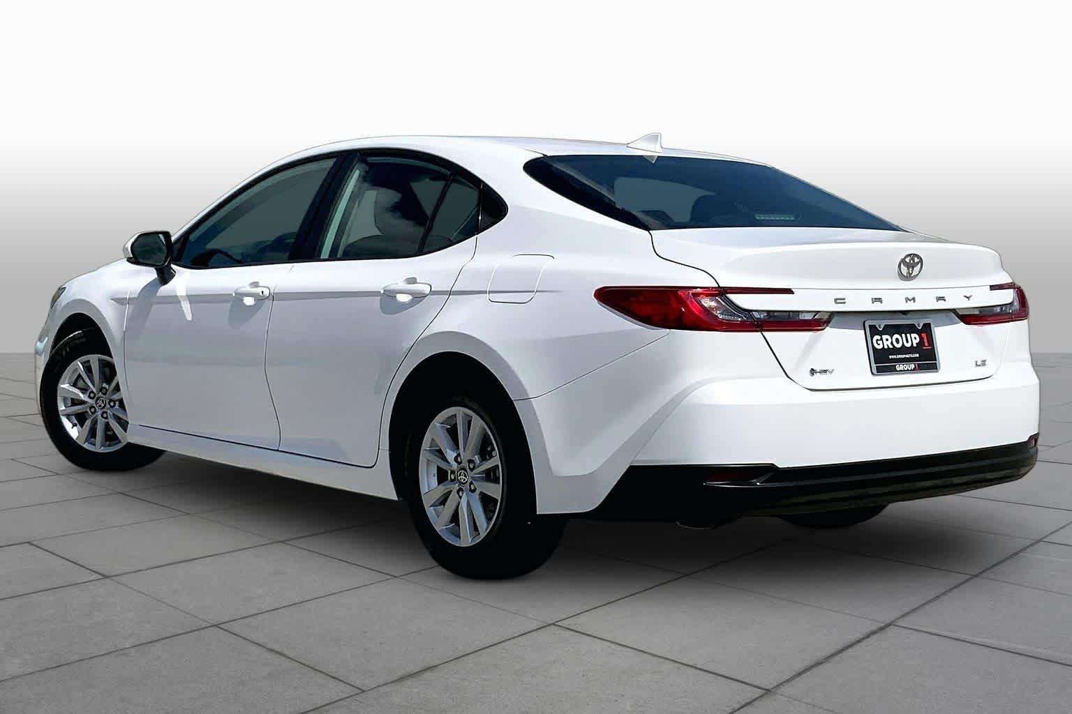 Used 2025 Ice Cap Toyota LE image 12