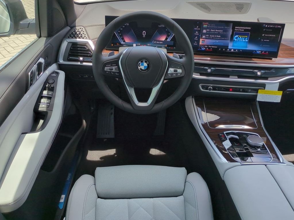 New 2026 Alpine White BMW xDrive40i image 16
