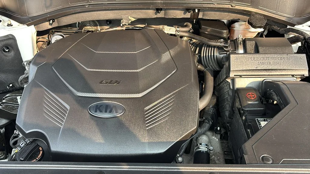 Used 2020 White Kia EX image 35
