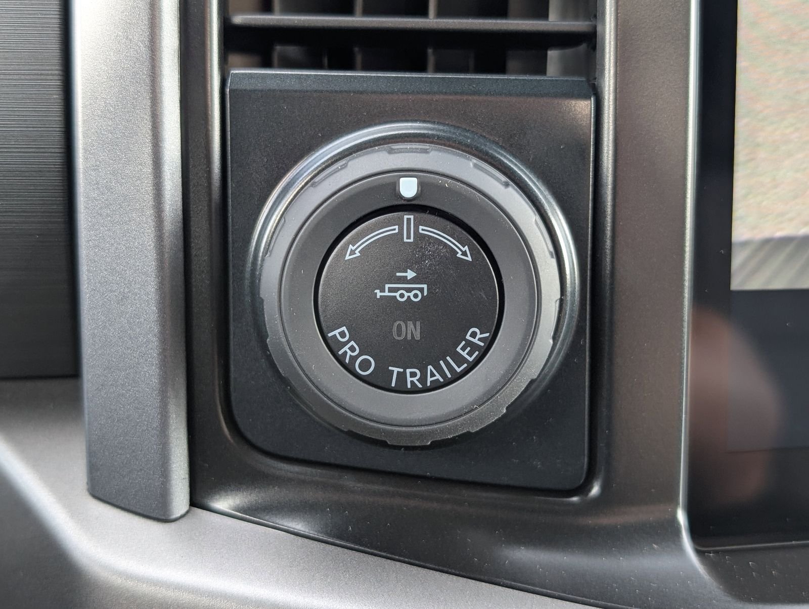 New 2026 Oxford White Ford XLT image 23