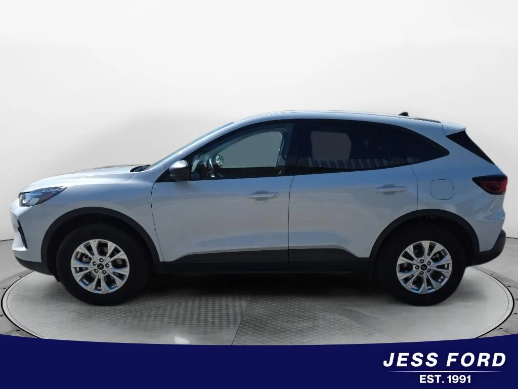 Used 2025 Space Silver Ford Active image 2
