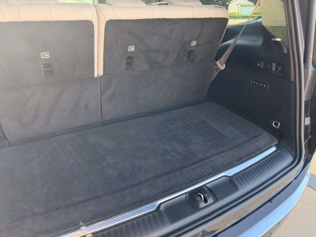 Used 2025 Black Jeep Base image 10