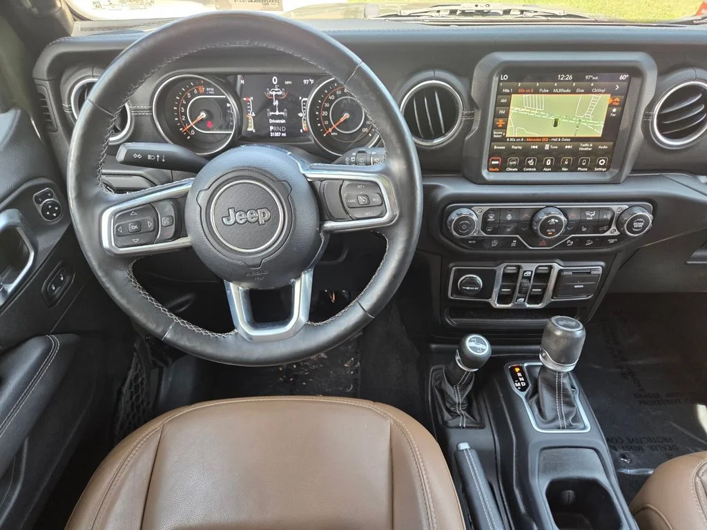 Used 2020 Green Jeep Unlimited Sahara image 21