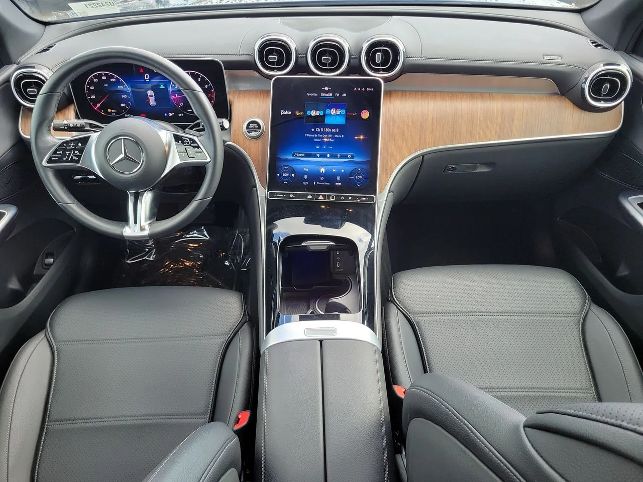 Certified Used 2025 Black Mercedes-Benz GLC 300 image 14