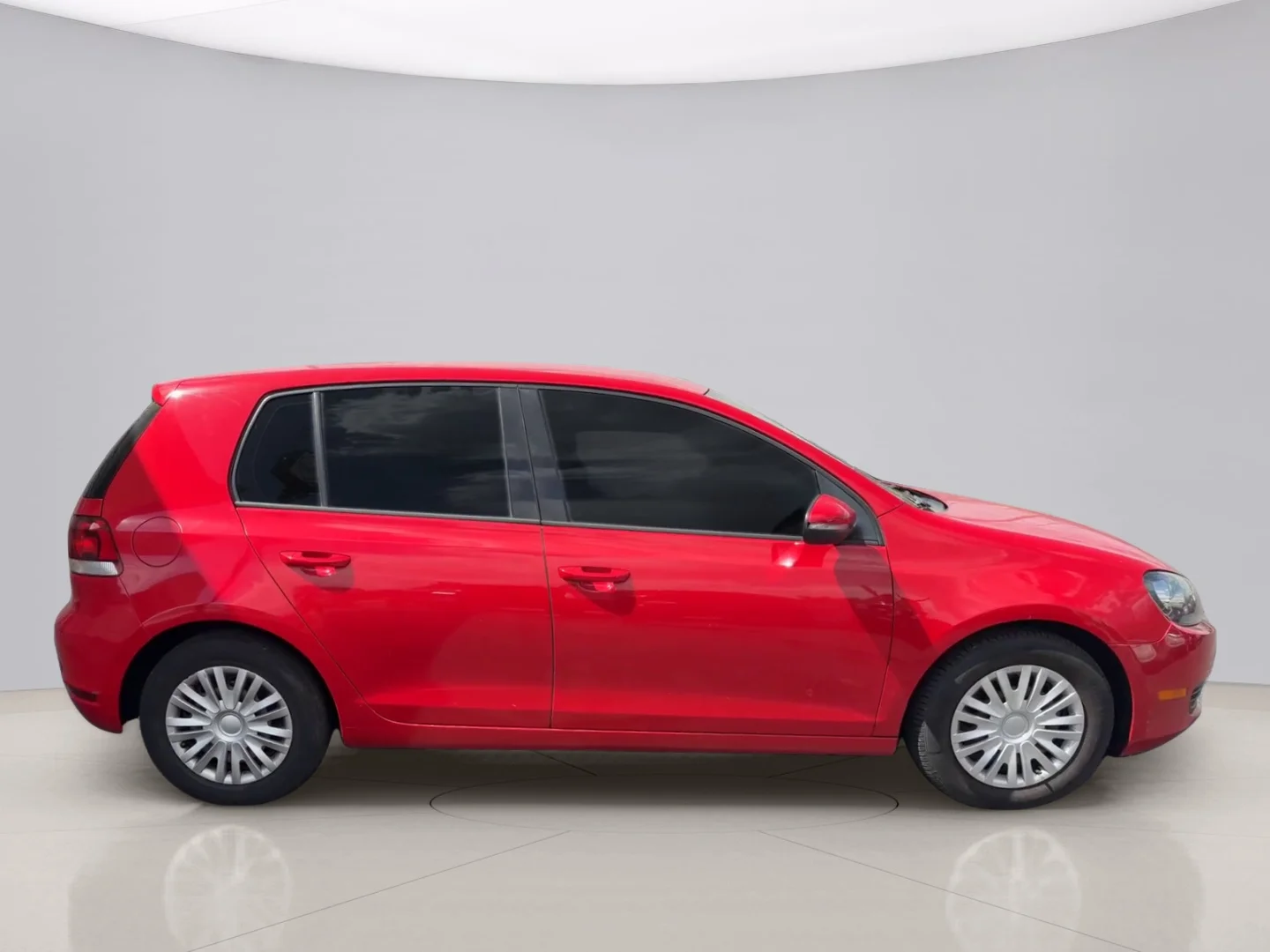 Used 2013 Red Volkswagen PZEV image 4
