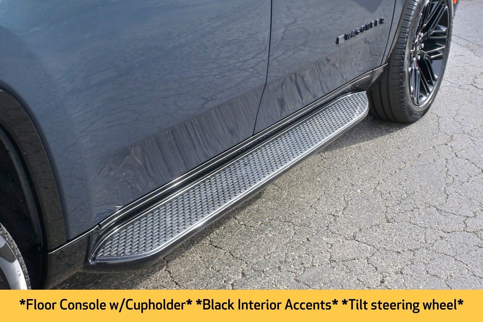 2023 Jeep Wagoneer Series II Carbide photo 4