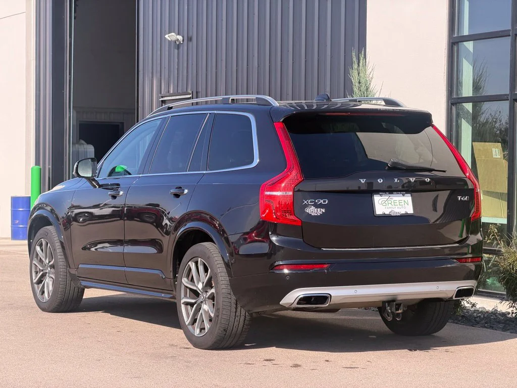 Used 2016 Black Volvo T6 Momentum image 3