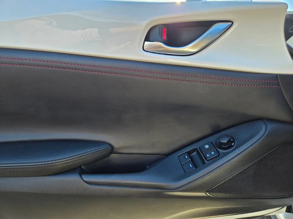 Used 2018 Snowflake White P Mazda Grand Touring image 14