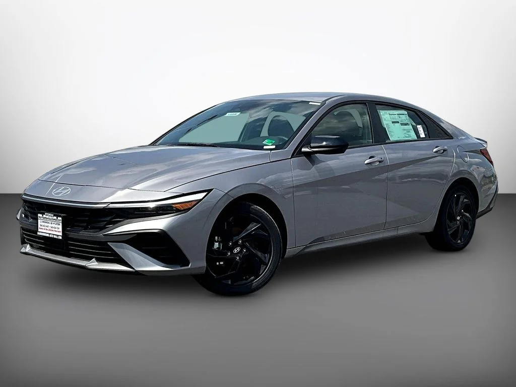 New 2026 Silver Hyundai SEL Sport image 2
