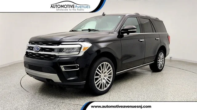 2023 Ford Expedition Limited 4x4 w/ Equipment 302A & Heavy-Duty Trailer Tow Package