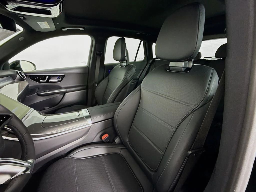 Used 2026 Black Mercedes-Benz GLC 300 image 5