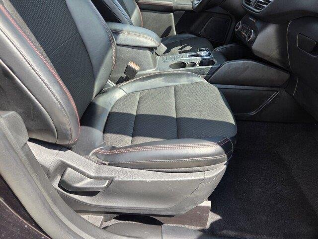 Used 2025 Agate Black Metallic Ford ST-Line image 31