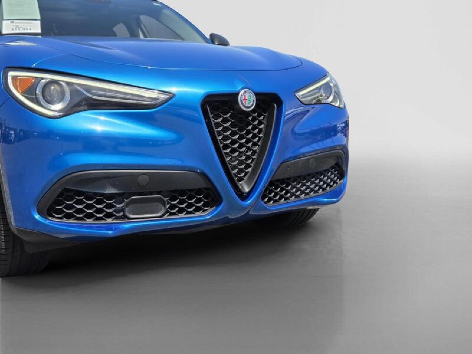 Used 2019 MISANO BLUE MET Alfa Romeo  image 9