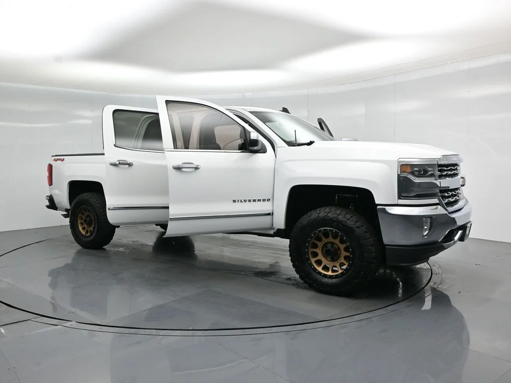 Used 2018 White Chevrolet LTZ image 29