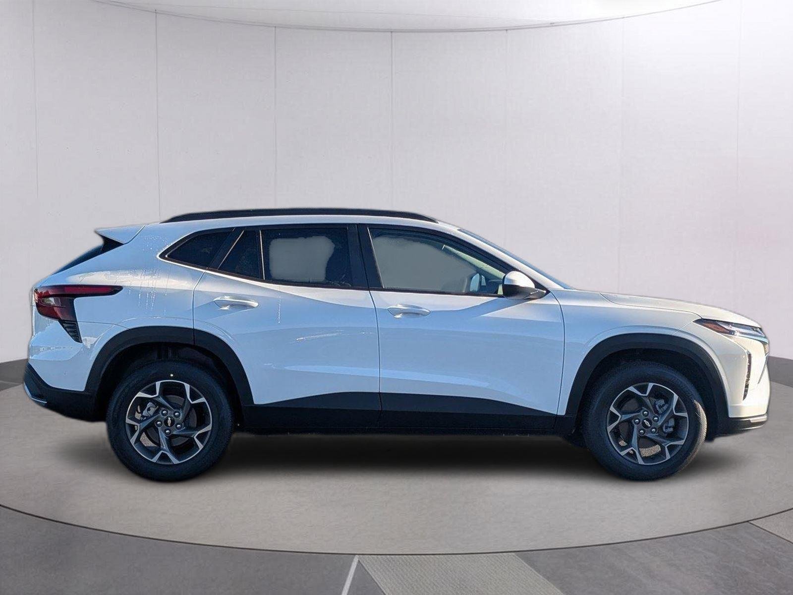 2026 Chevrolet Trax LT - Photo 6