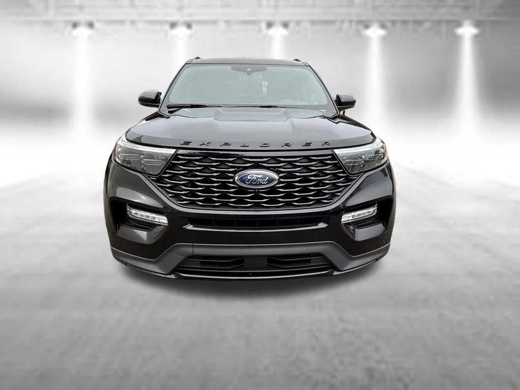 Used 2024 Black Metallic Ford ST-Line image 10