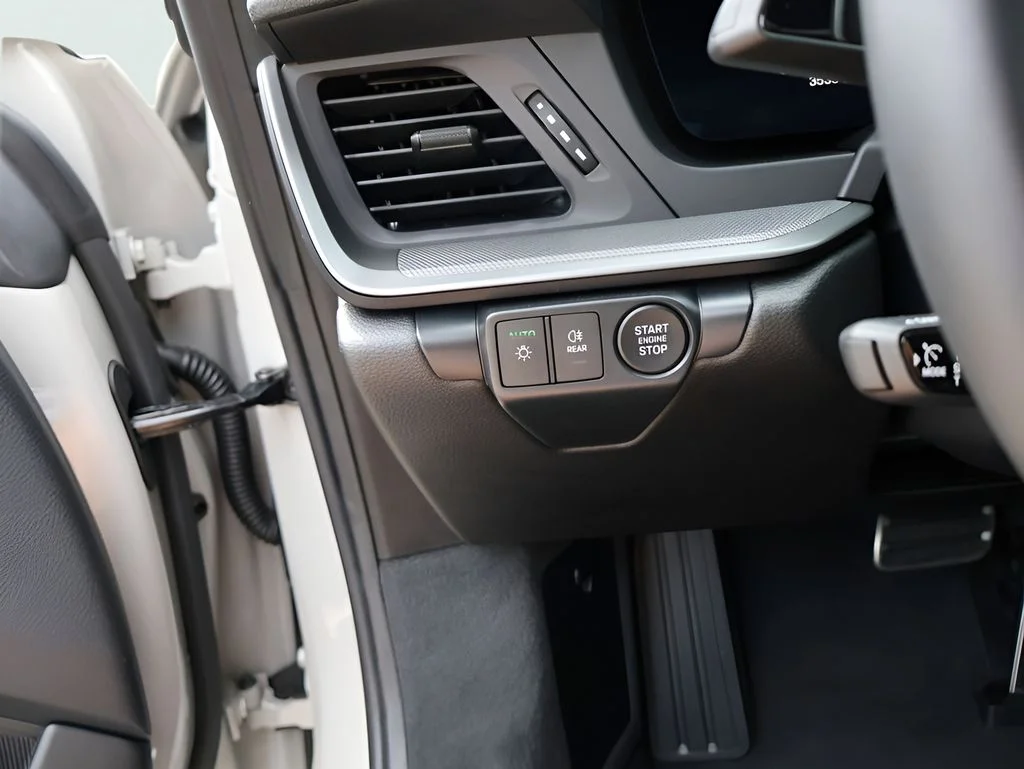 Certified Used 2025 Chalk Porsche  image 31