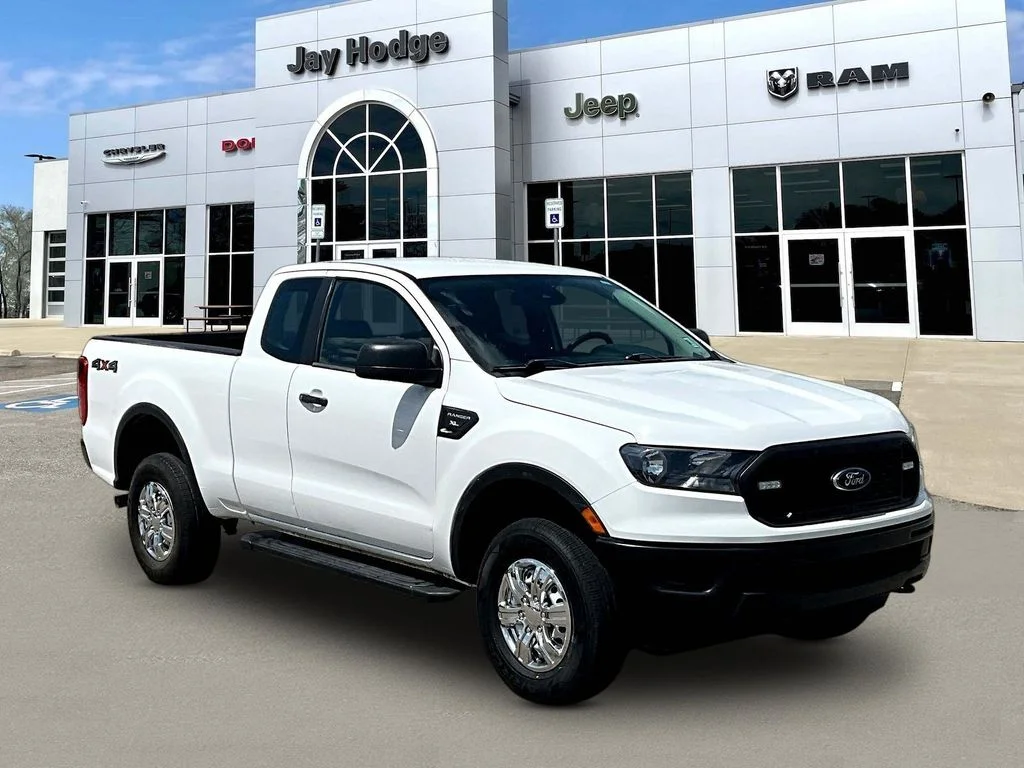Used 2022 White Ford XL image 1