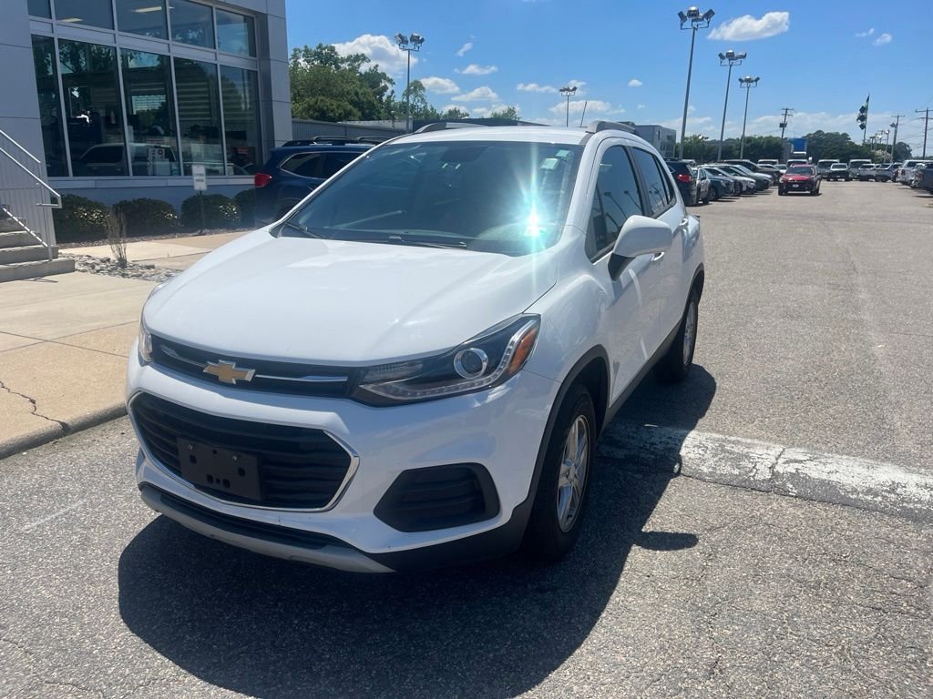 Used 2022 White Chevrolet LT image 7