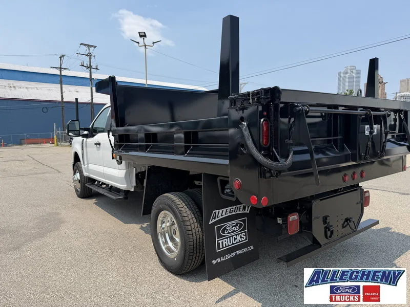 New 2025 Oxford White Ford XL image 9