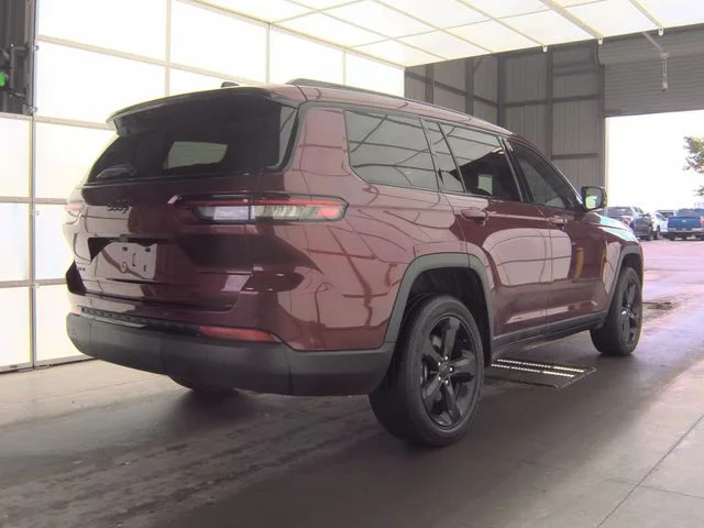 Used 2024 Red Jeep Altitude image 4