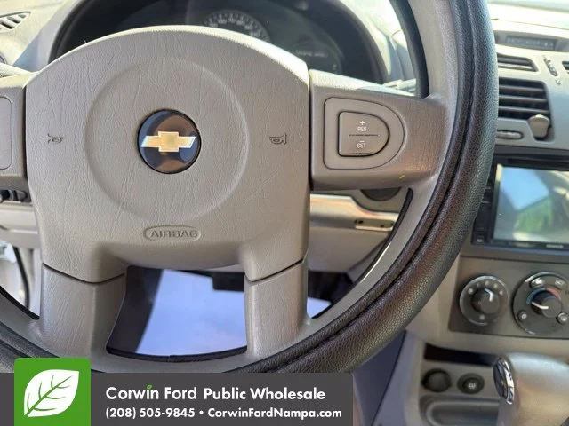 Used 2005 White Chevrolet  image 15