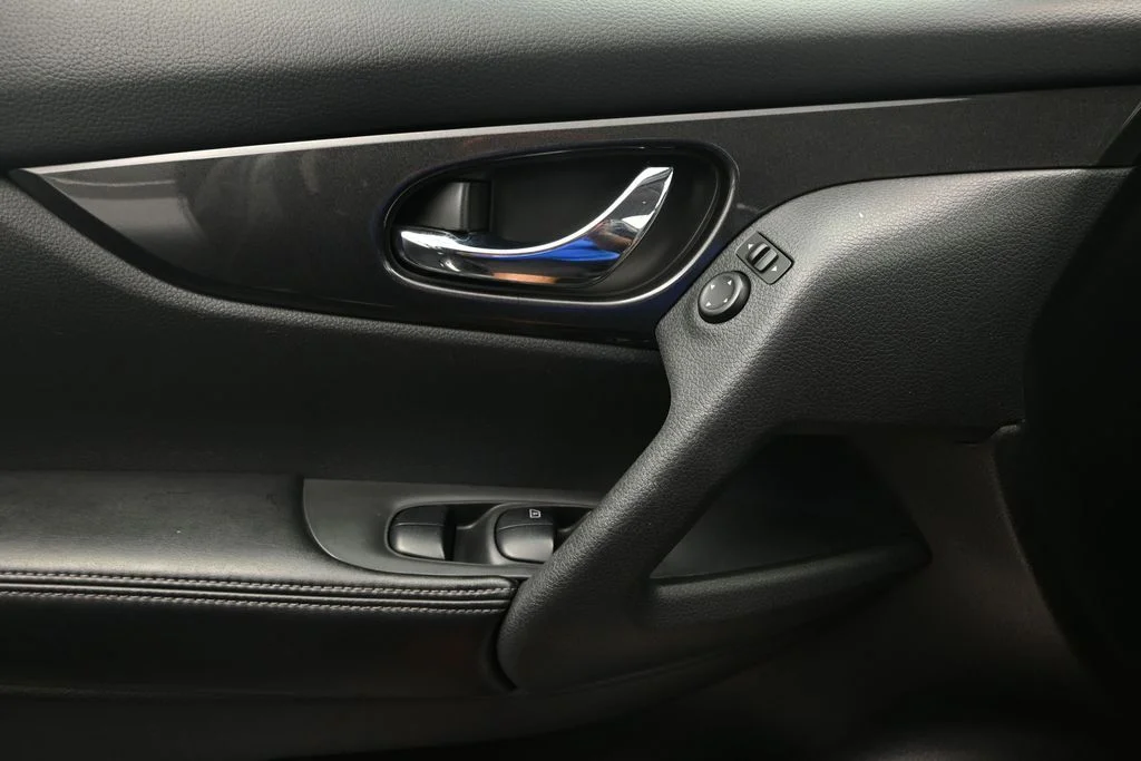 Used 2017 Gun Metallic Nissan SV image 23
