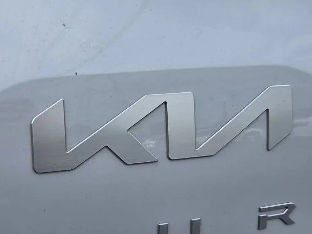 Used 2023 White Kia SX-Prestige image 18