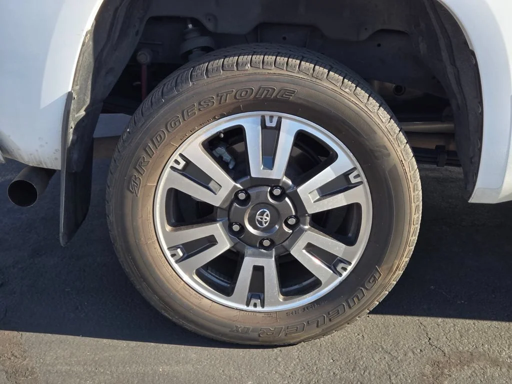 Used 2020 Super White Toyota SR5 image 3