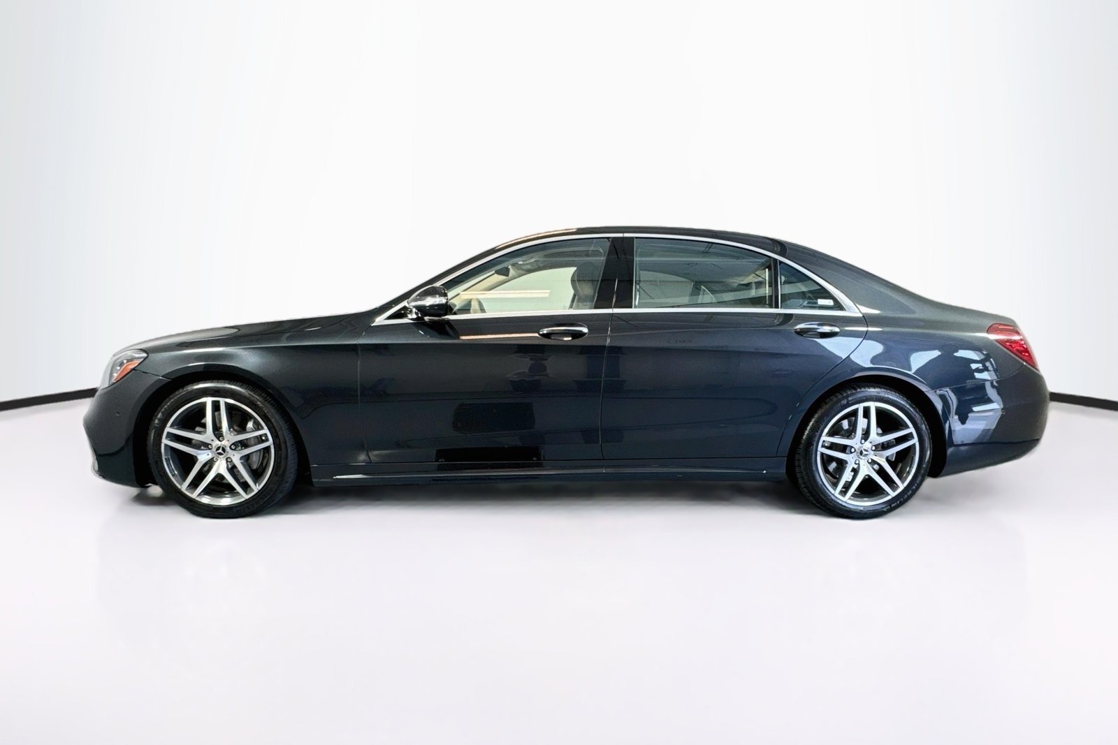 Used 2018 Magnetite Black Metallic Mercedes-Benz S 560 image 8