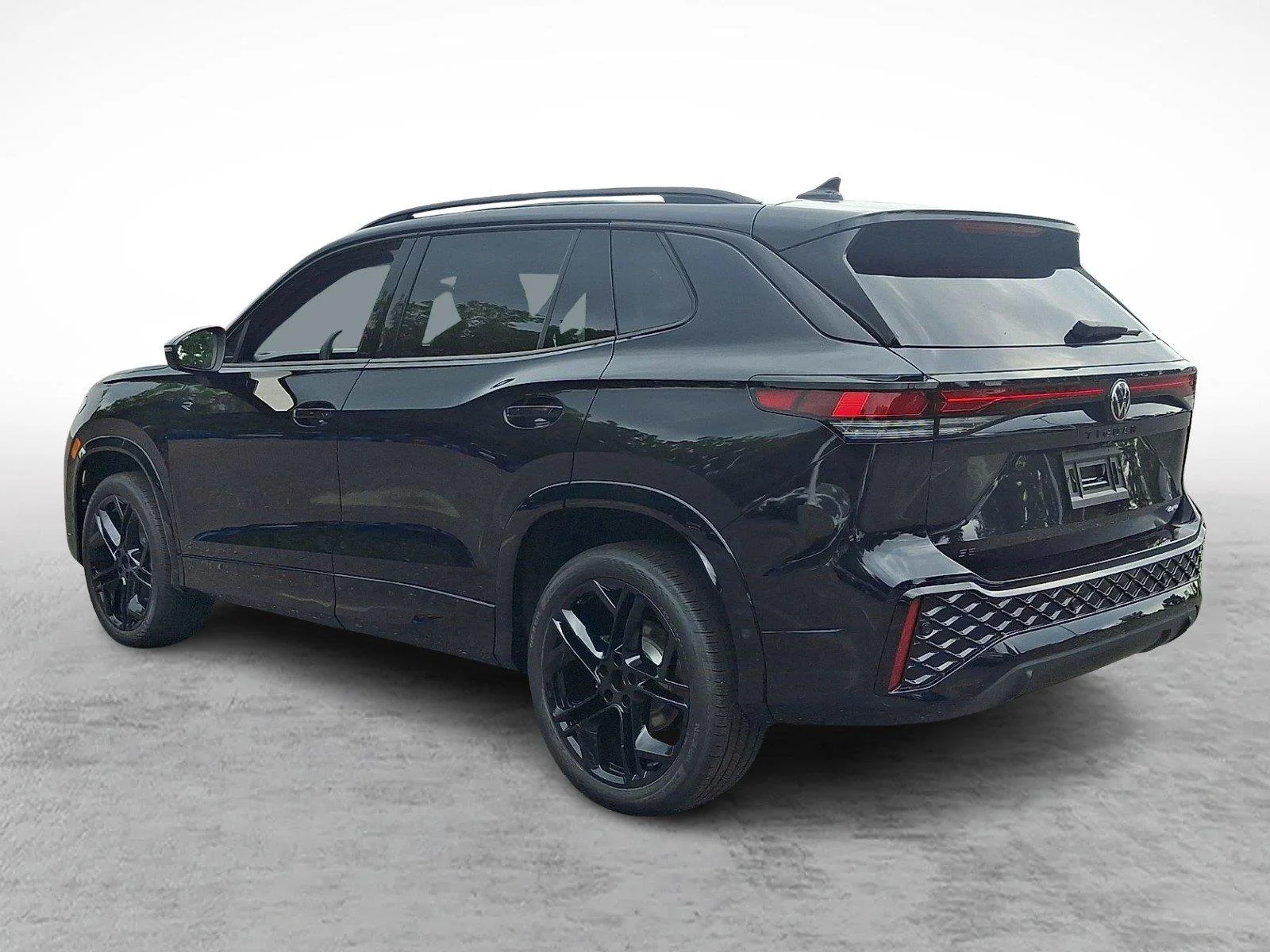 New 2026 2T2T/BLACKPEARL Volkswagen SE R-Line Black image 4