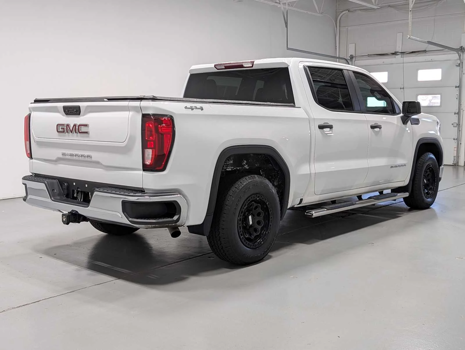 Used 2022 Summit White GMC Pro image 8