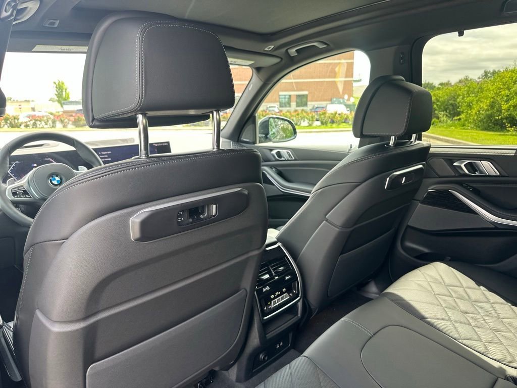 New 2026 Manhattan Green Metallic BMW xDrive40i image 22