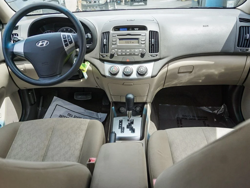 Used 2010 Beige Hyundai GLS image 15