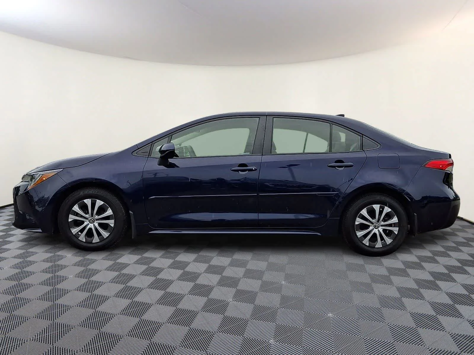 Certified Used 2022 Blueprint Toyota Hybrid LE image 10